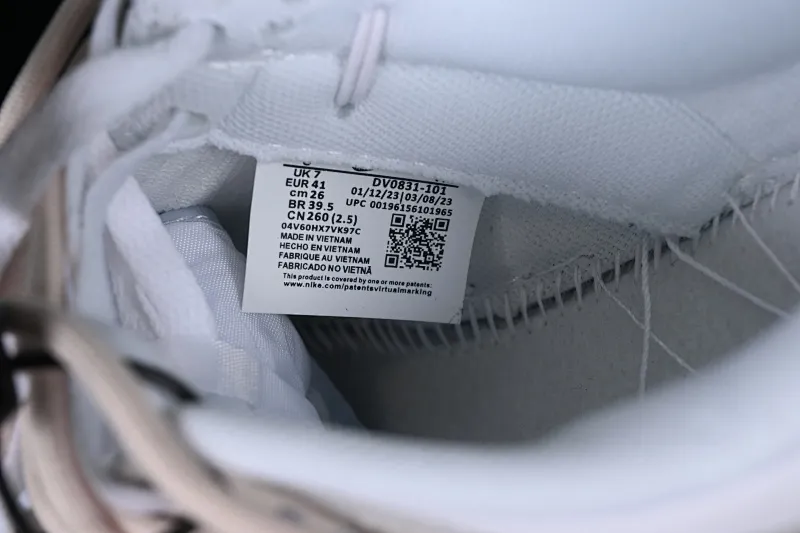 All Categories Nk SB Dunk Series Nk SB Dunk Low Low-top sneakers Nk Dunk Low Retro graffiti Stitched cross black and white gray SB strap low-top casual sneakers DV0831-101